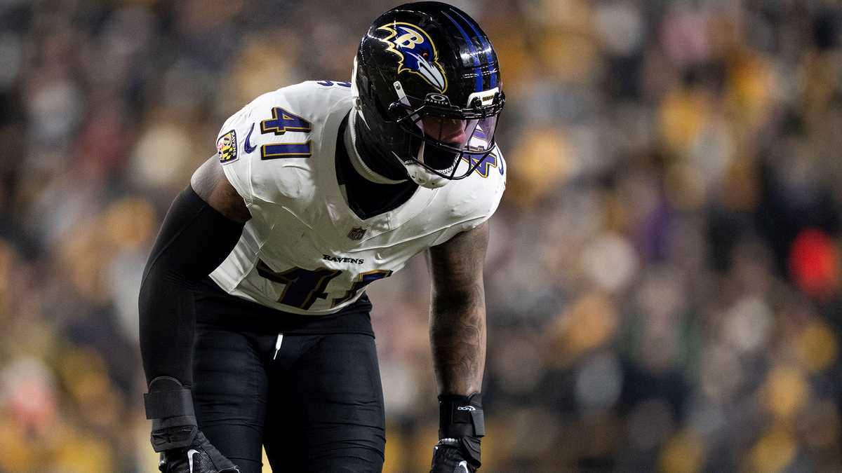 Patriots make 2 key signings, see other players depart on first day of free agency