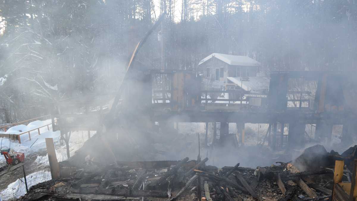 Investigators 6 dogs killed in Hartland house fire