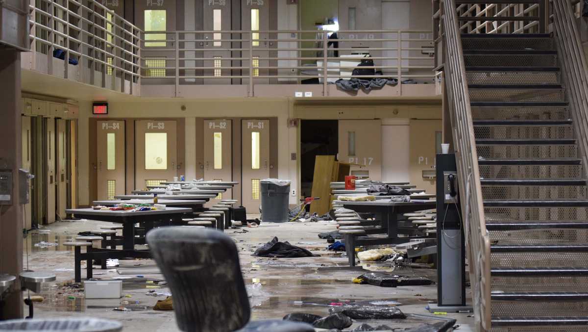 15 inmates indicted in prison riot