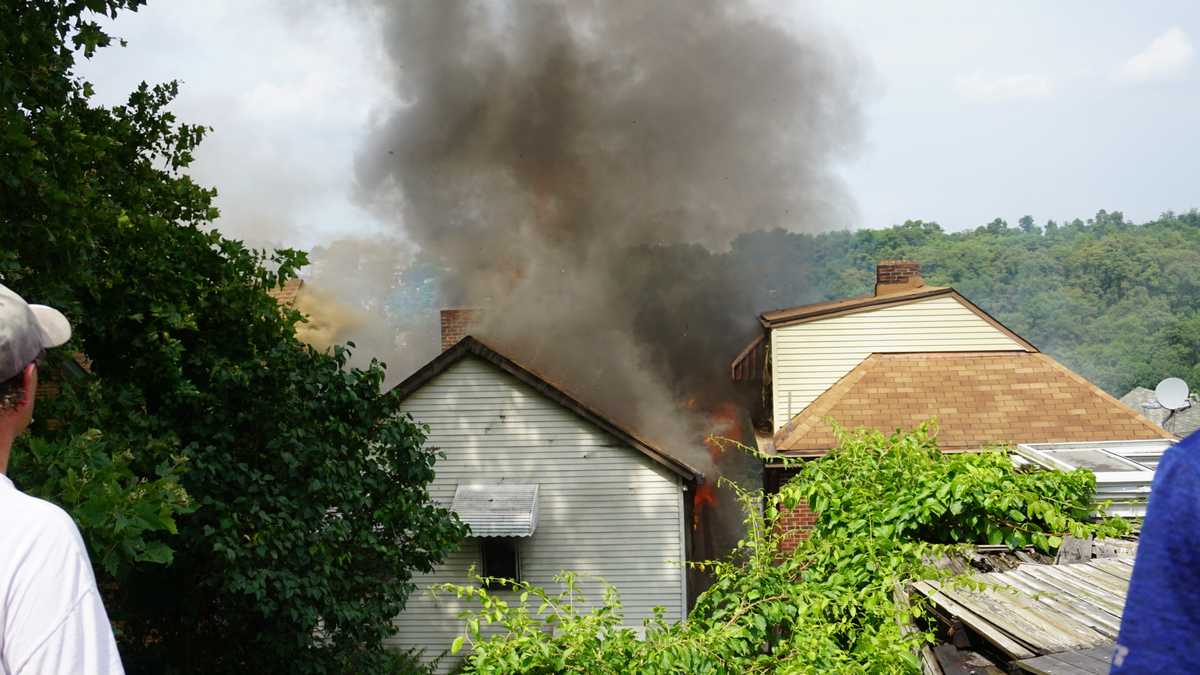 Multiple homes catch fire in North Braddock