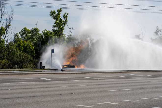 Driver dead after car crash ignites gas line on US-41 near Alico Road