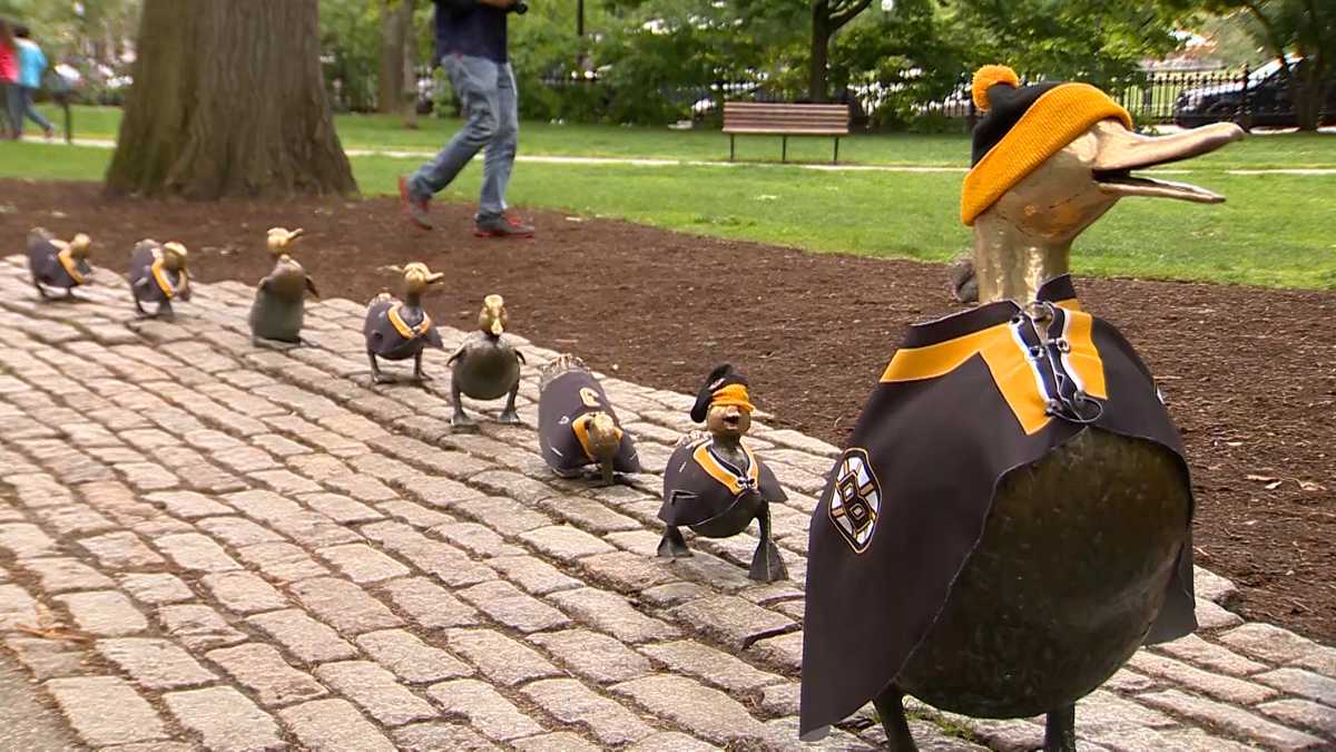 Statues Buildings Show Boston S Love Of Bruins