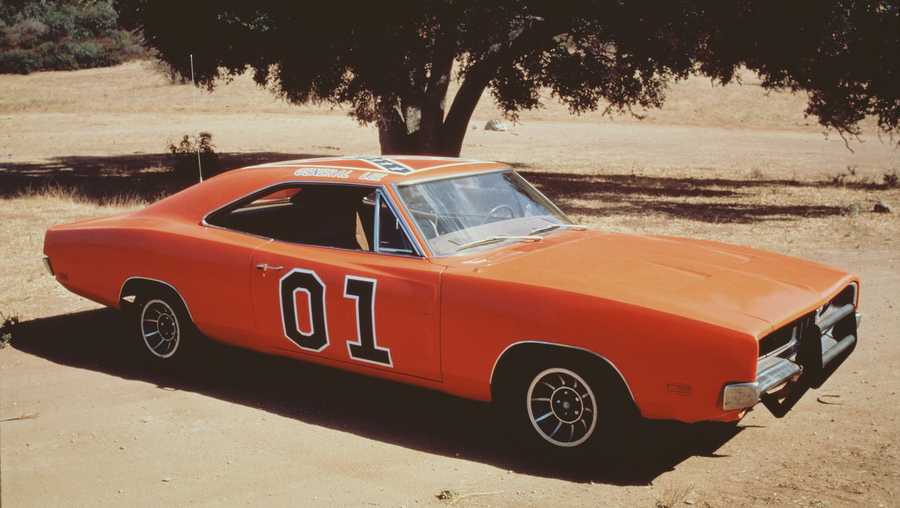 A northern Illinois auto museum has no plan to stop displaying a Dodge Charger from the “Dukes of Hazzard” television show with the Confederate battle flag painted atop the vehicle.