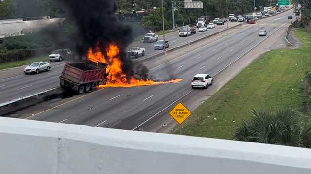 New Orleans dumptruck fire - Vimarsana News