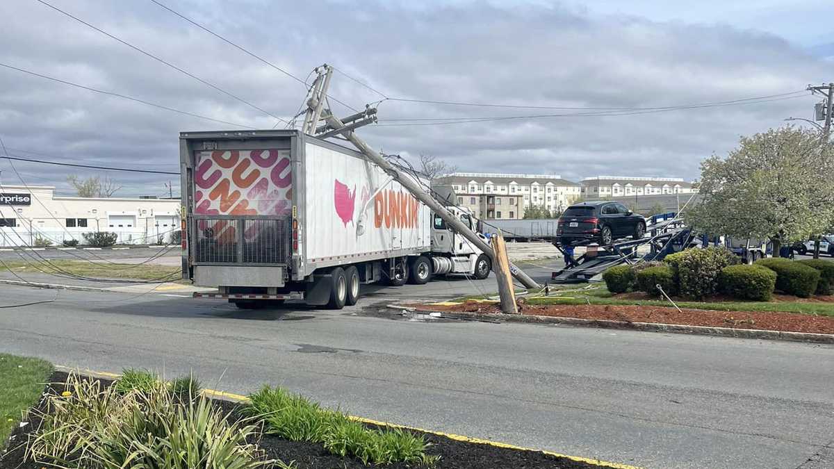 Dunkin’ truck hits utility pole, causing lengthy traffic problem – WCVB Boston