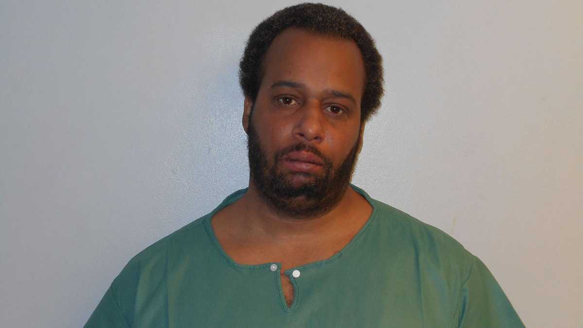 Man accused of setting twin sister on fire deemed competent to stand trail