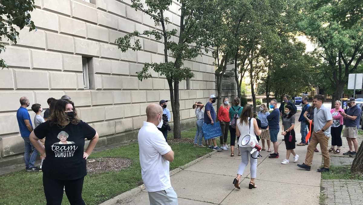 Pittsburgh Public Schools parents protest ahead of first day of school