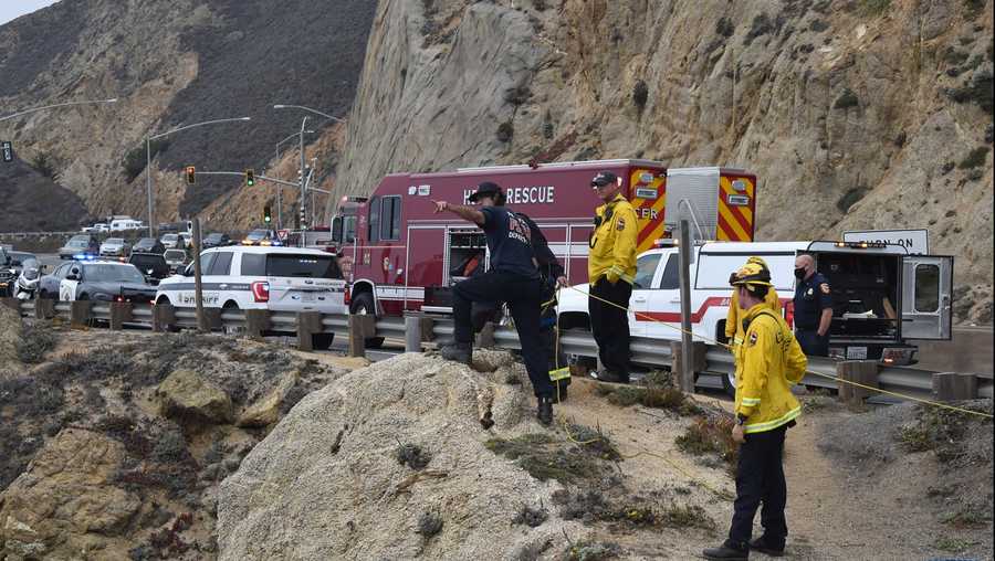 cal fire czu recovers a car that plunged off a cliff near pacifica