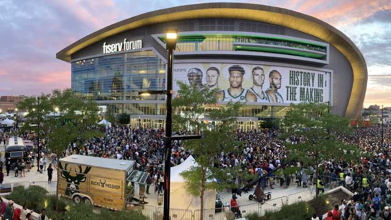 Milwaukee enjoys national spotlight during Bucks' finals games - Vimarsana News