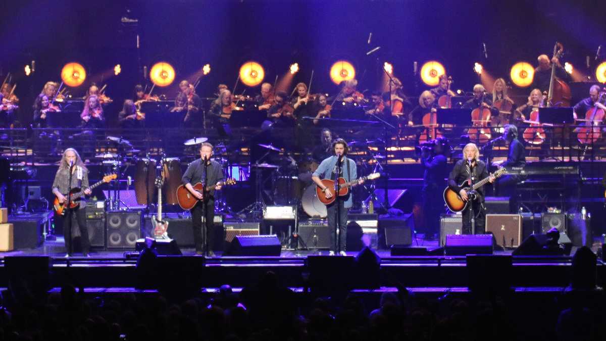 Eagles - Hotel California Tour