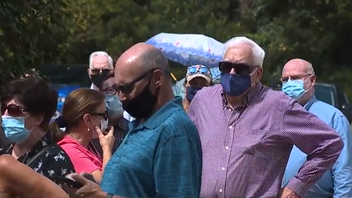 'It's a disgrace' Absentee voting begins in South Carolina, with hours