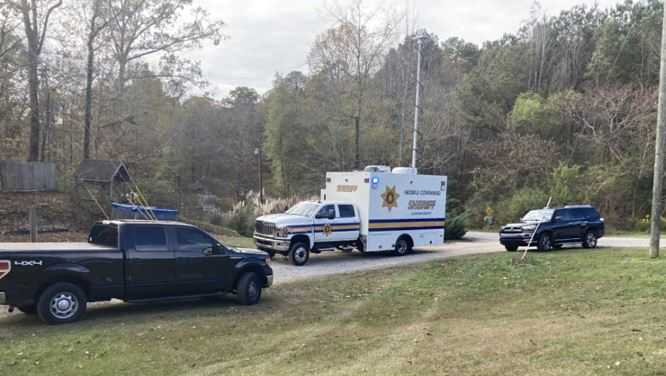 UPDATE: 3 burglary suspects in custody after manhunt in Ohatchee - WVTM