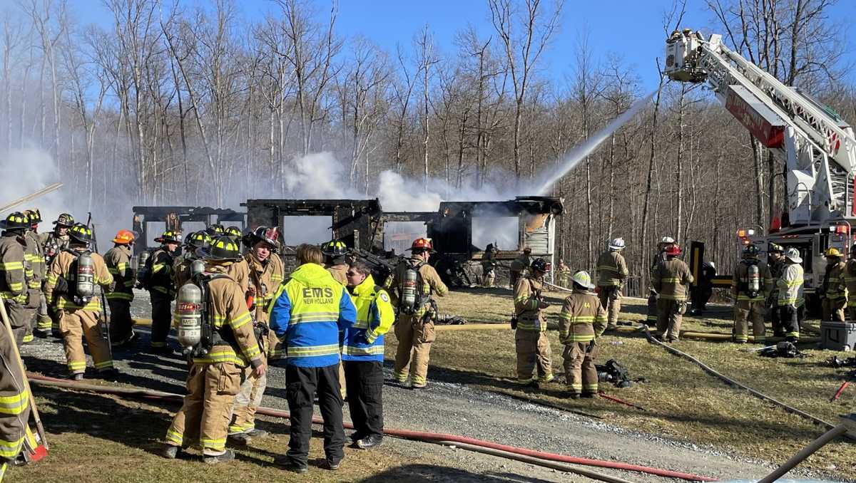5 people displaced by Lancaster County fire