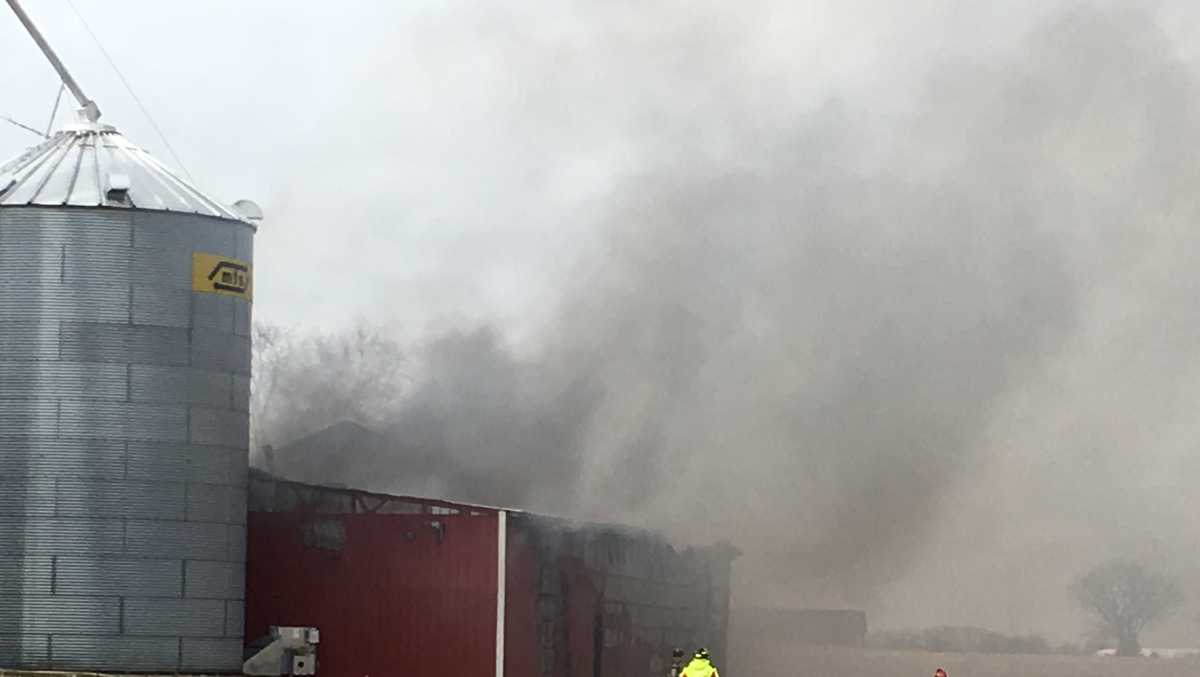 Fire destroys barn in Lancaster County