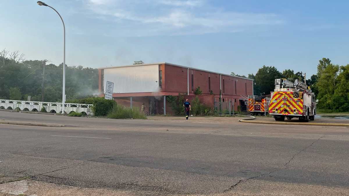 Fire at vacant office building under investigation