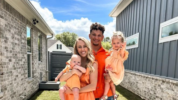 KC's Patrick and Brittany Mahomes share new family Easter pics