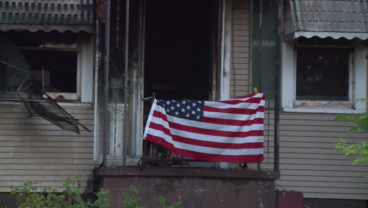 3 people injured in house fire; arson team investigating, deputies say