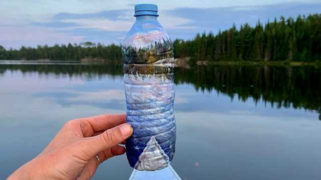 Artist scours scenic places searching for trash to make into art - Vimarsana News