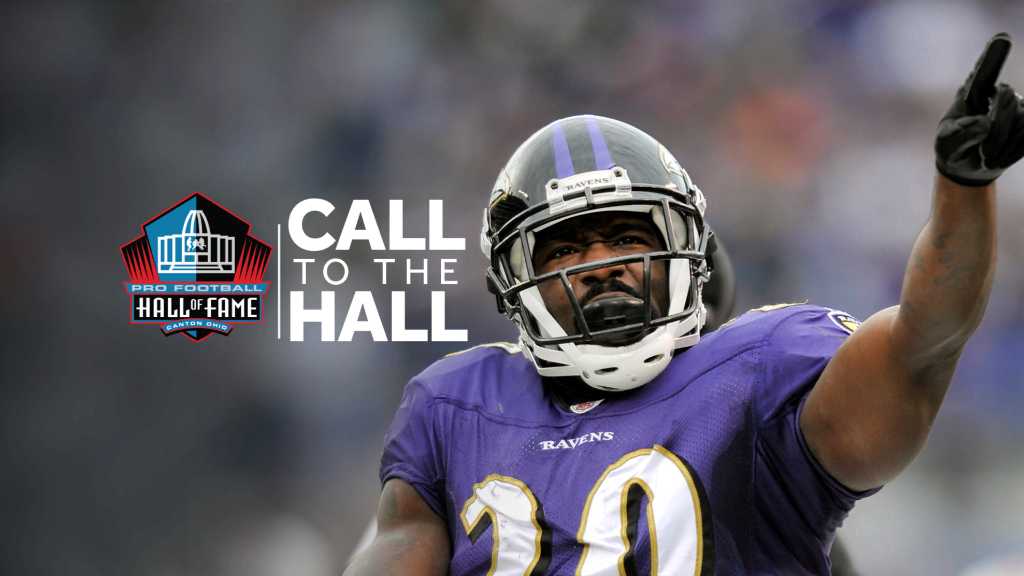 NO FILM NO VIDEO NO TV NO DOCUMENTARY  Ed Reed 20 of the Baltimore  Ravens holds the Lombardi Trophy aloft after a 3431 win against the San  Francisco 49ers in Super