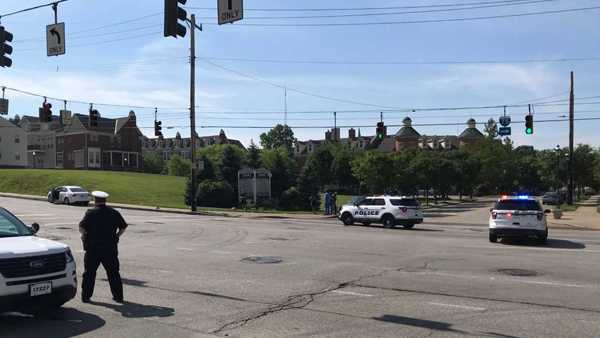 Police Woman Struck By Car Seriously Injured Near Uc