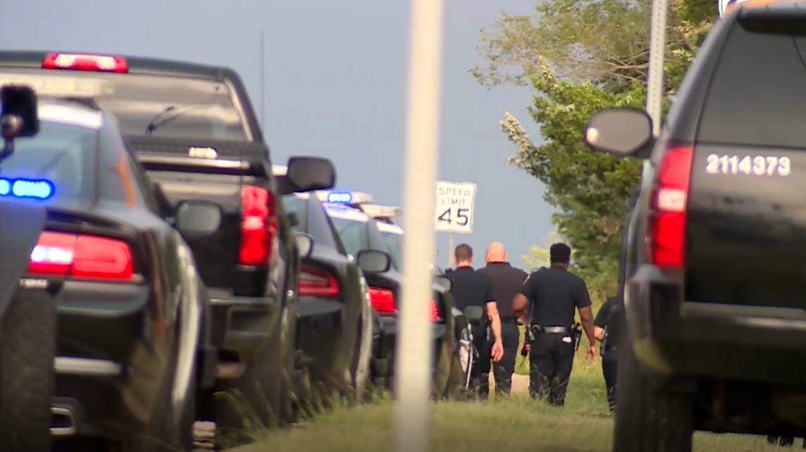 Danforth Road closed in Edmond due to police standoff
