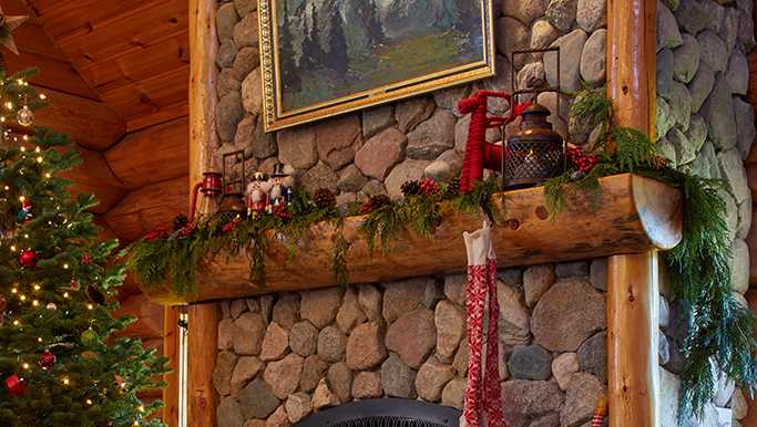 Cozy Christmas cabin: Tour Santa's North Pole home