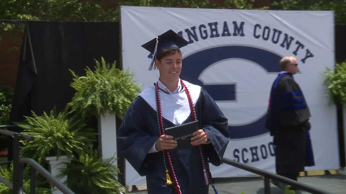 Effingham County High holds drivethru graduation