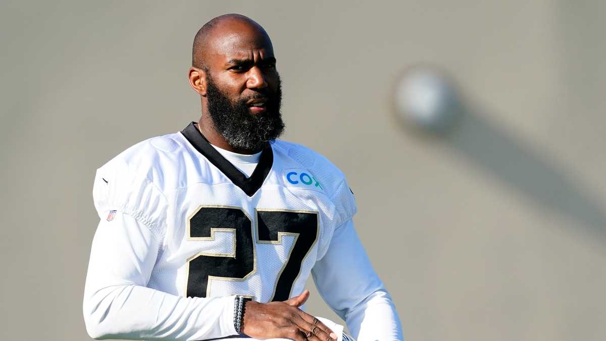 New Orleans Saints strong safety Malcolm Jenkins (27) makes a