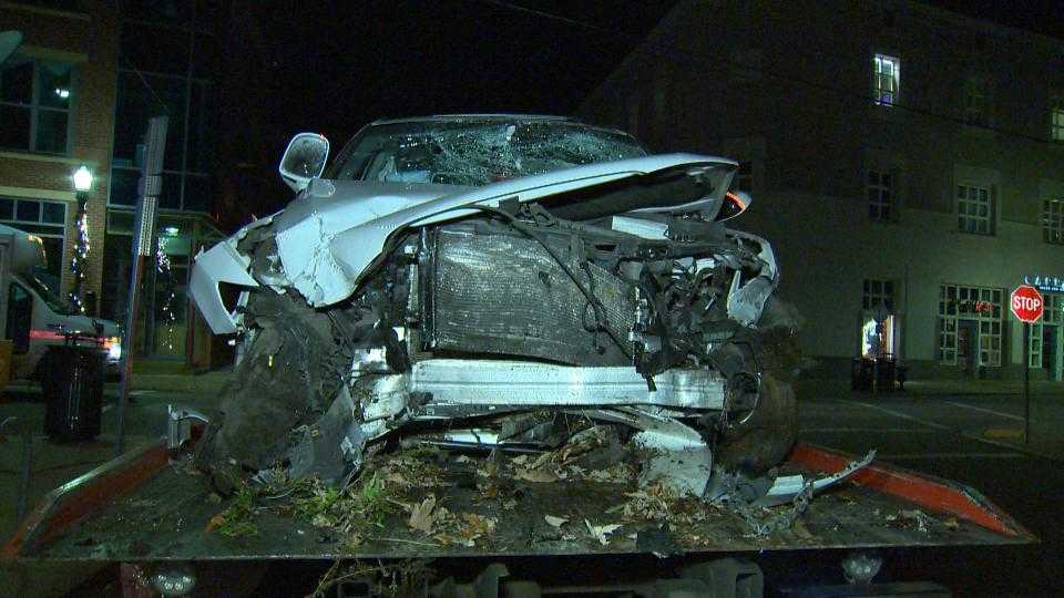 At least three people injured in Shadyside crash