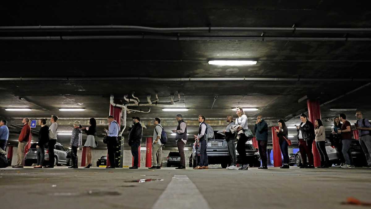 Photos: Americans turn out in record numbers for midterm elections