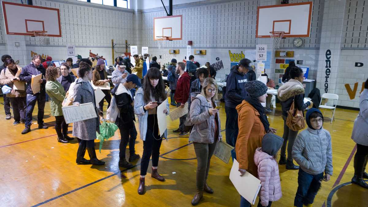 Photos: Americans turn out in record numbers for midterm elections