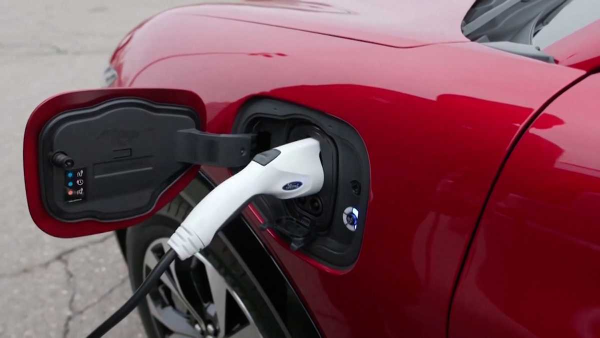 Mass. among 17 states weighing California's electric car mandate