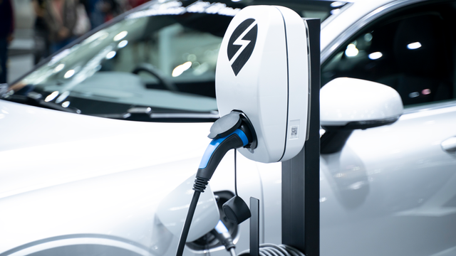 California approves nearly $2 billion for zero-emission charging network - Vimarsana News