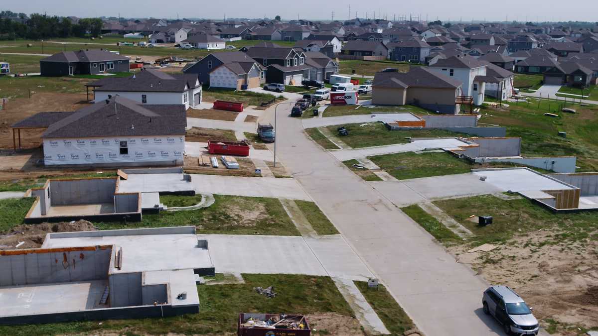 Elkhorn residents moving back to their homes after April tornado