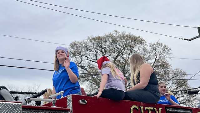 Make-A-Wish grants wish for SC girl at holiday parade - Vimarsana News