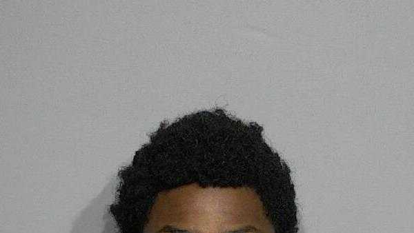 Man, 19, charged with shooting detective in Third Ward