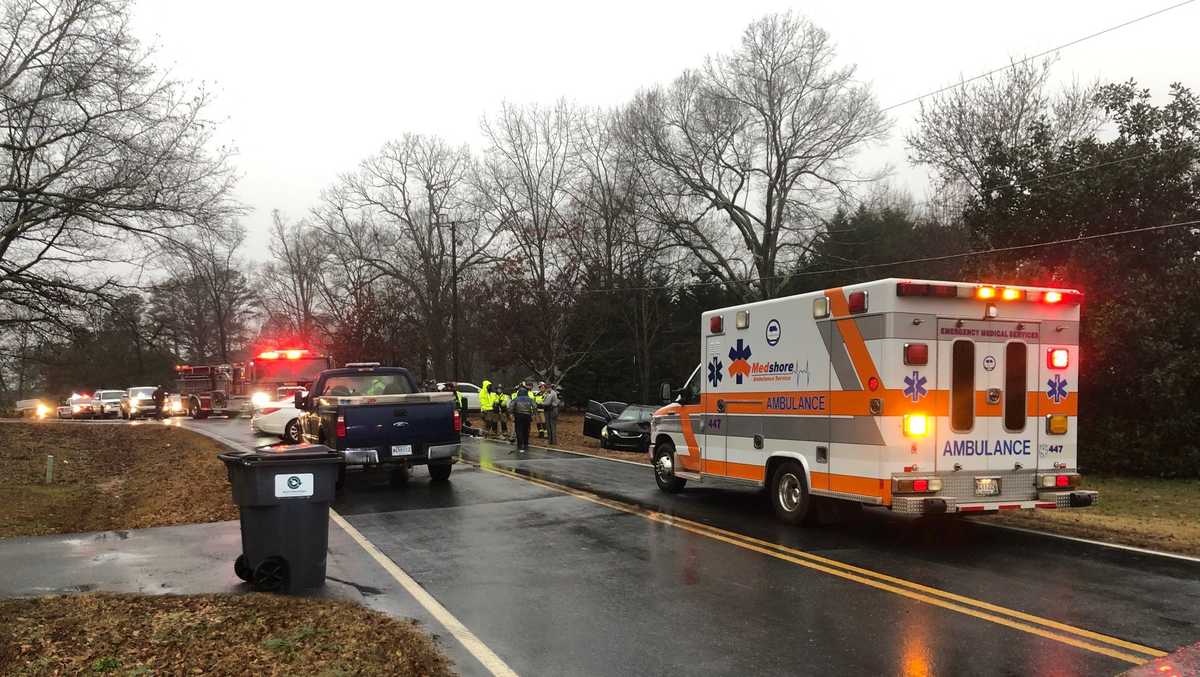 Coroner called to crash in Anderson County