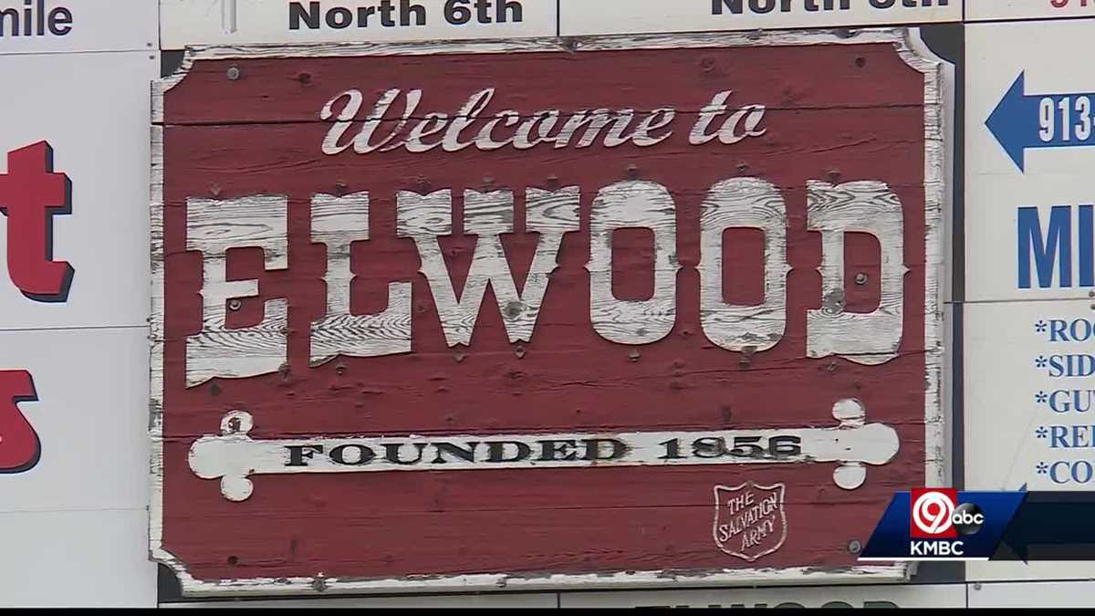 Elwood, Kansas, residents asked to evacuate Thursday evening as river