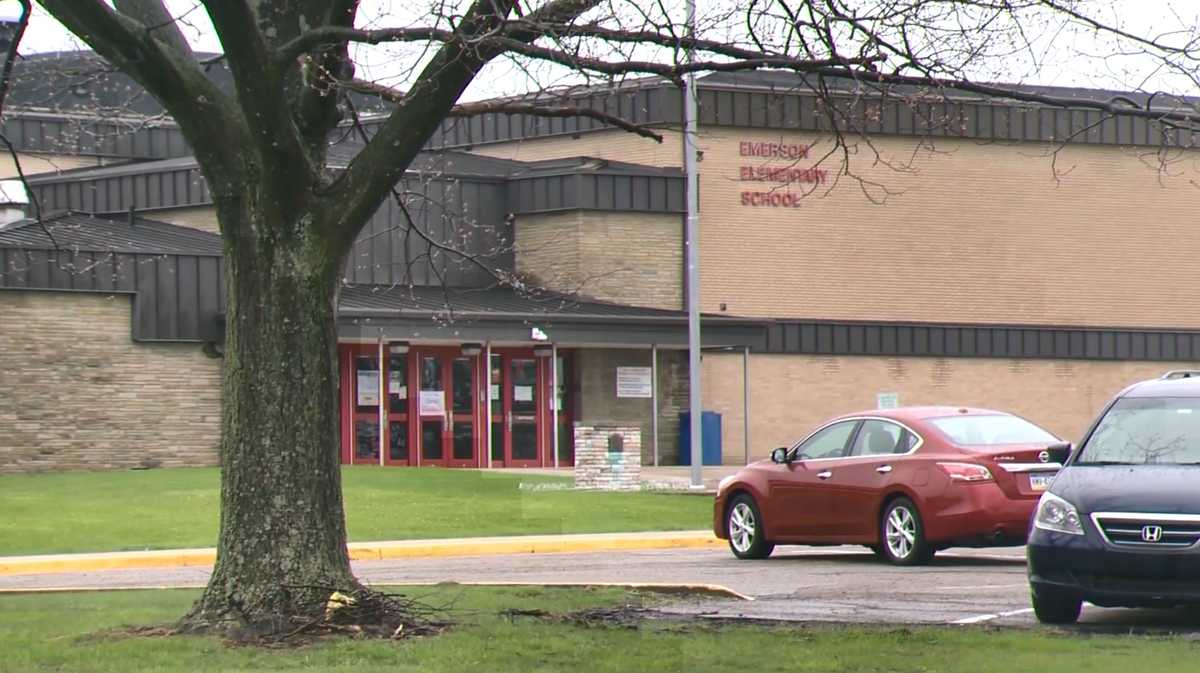 West Mifflin Area School Board votes 6-3 to close Emerson Elementary School