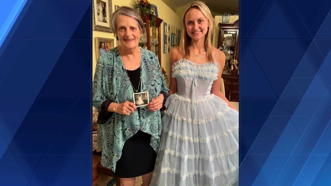 Alabama high school senior wears grandmother's prom dress from 1962 - Vimarsana News