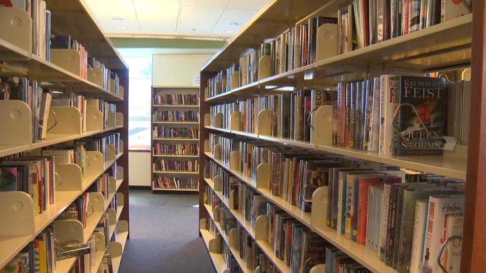 Library ad opposes pulling books from school shelves