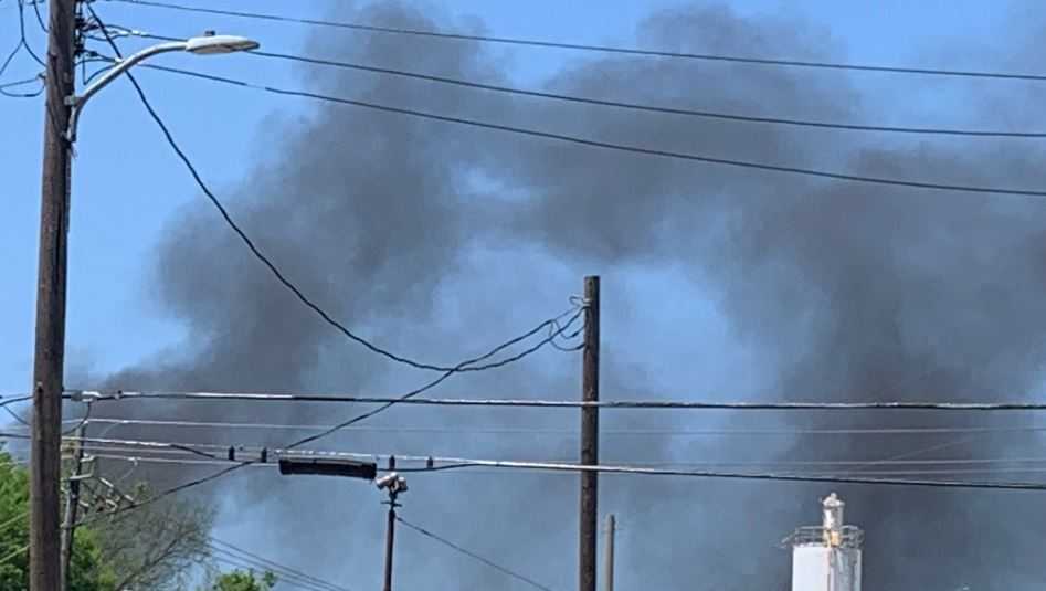 All clear given after commercial building catches fire, releases