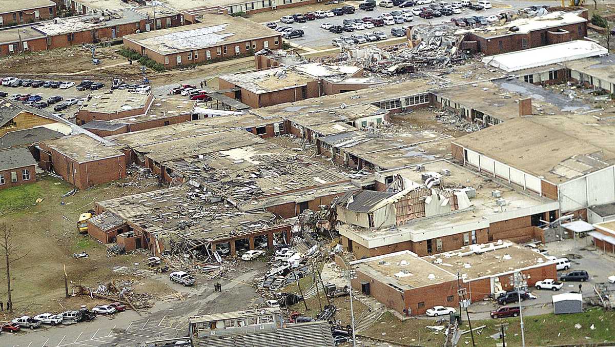 Enterprise tornado Alabama high school students killed 2007