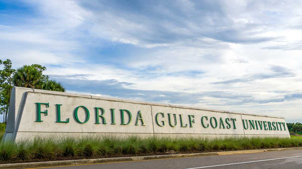 More than 2,000 FGCU students to collect diplomas at fall 2025 commencement