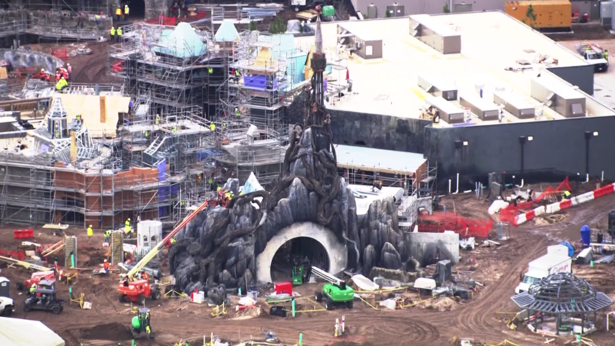 Epic Headquarters Rocketship Epic Universe: New chopper photos show construction progress