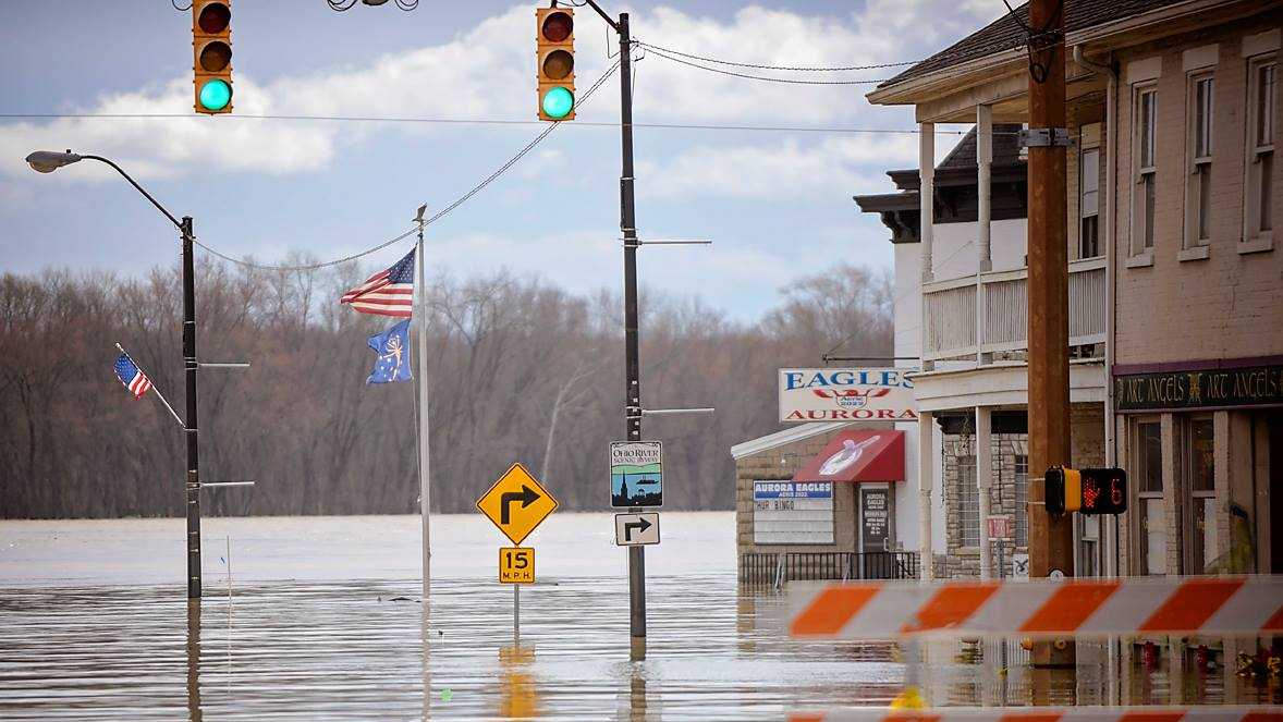 PHOTOS: Ohio River crests, flooding Cincinnati streets, parks