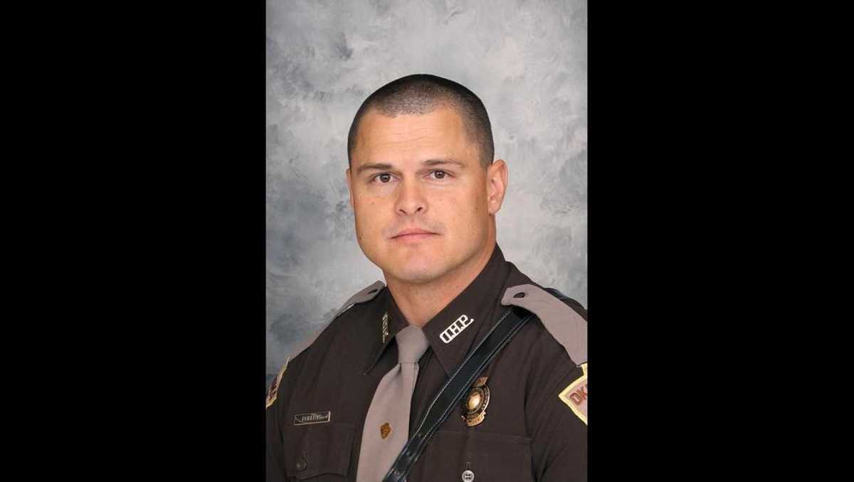 ExOklahoma trooper to enter new pleas on assault charges