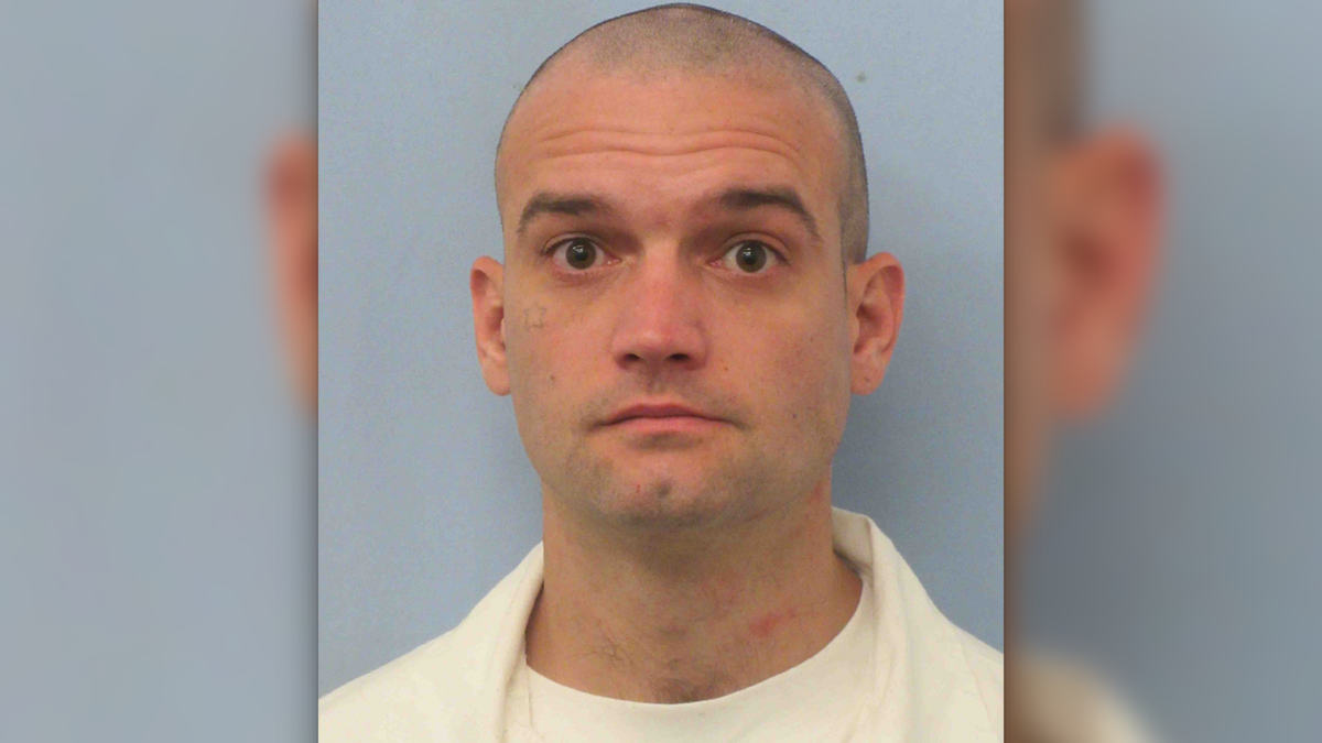 ESCAPED INMATE: Authorities searching for south Alabama man