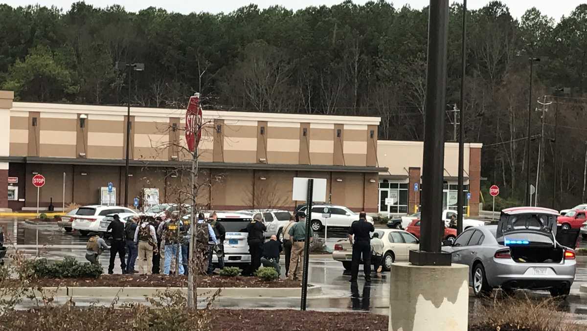 Grocery store standoff ends peacefully in Rainbow City