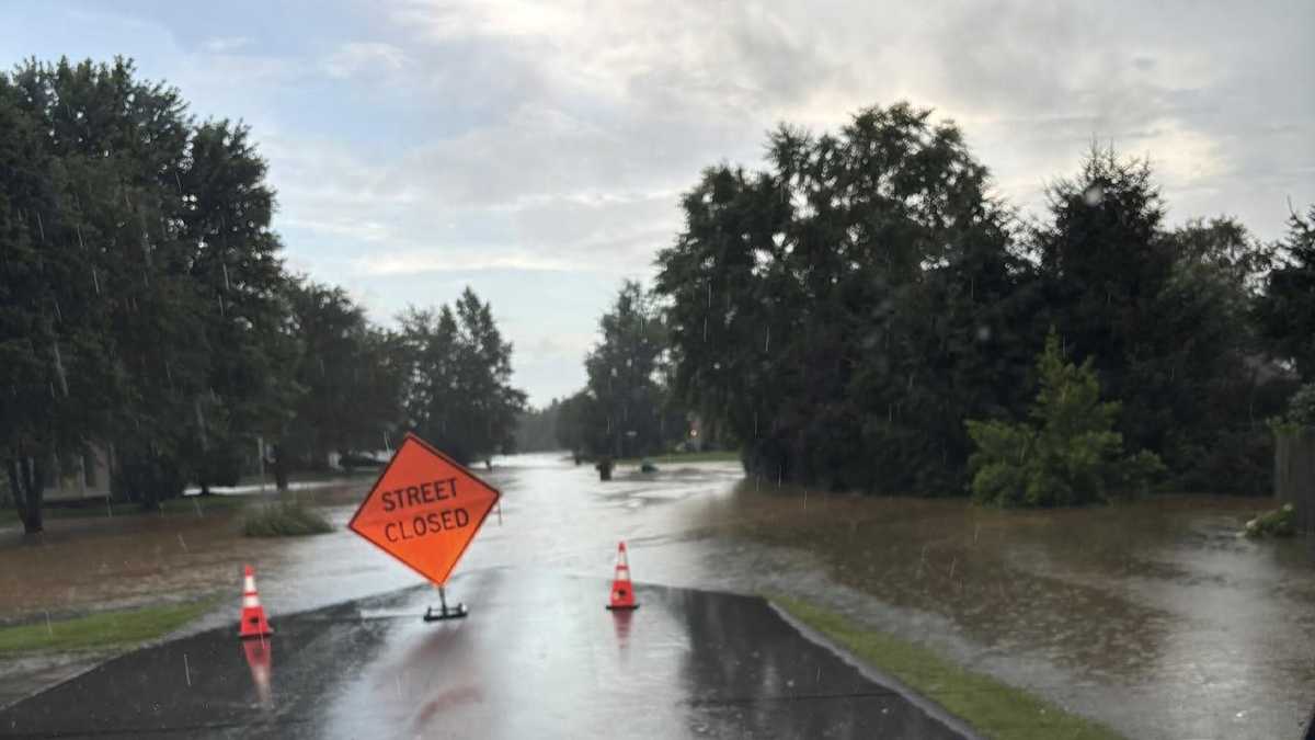 Heavy Rain Causes Flash Flooding, Rescue Efforts Elizabethtown Roads Impacted